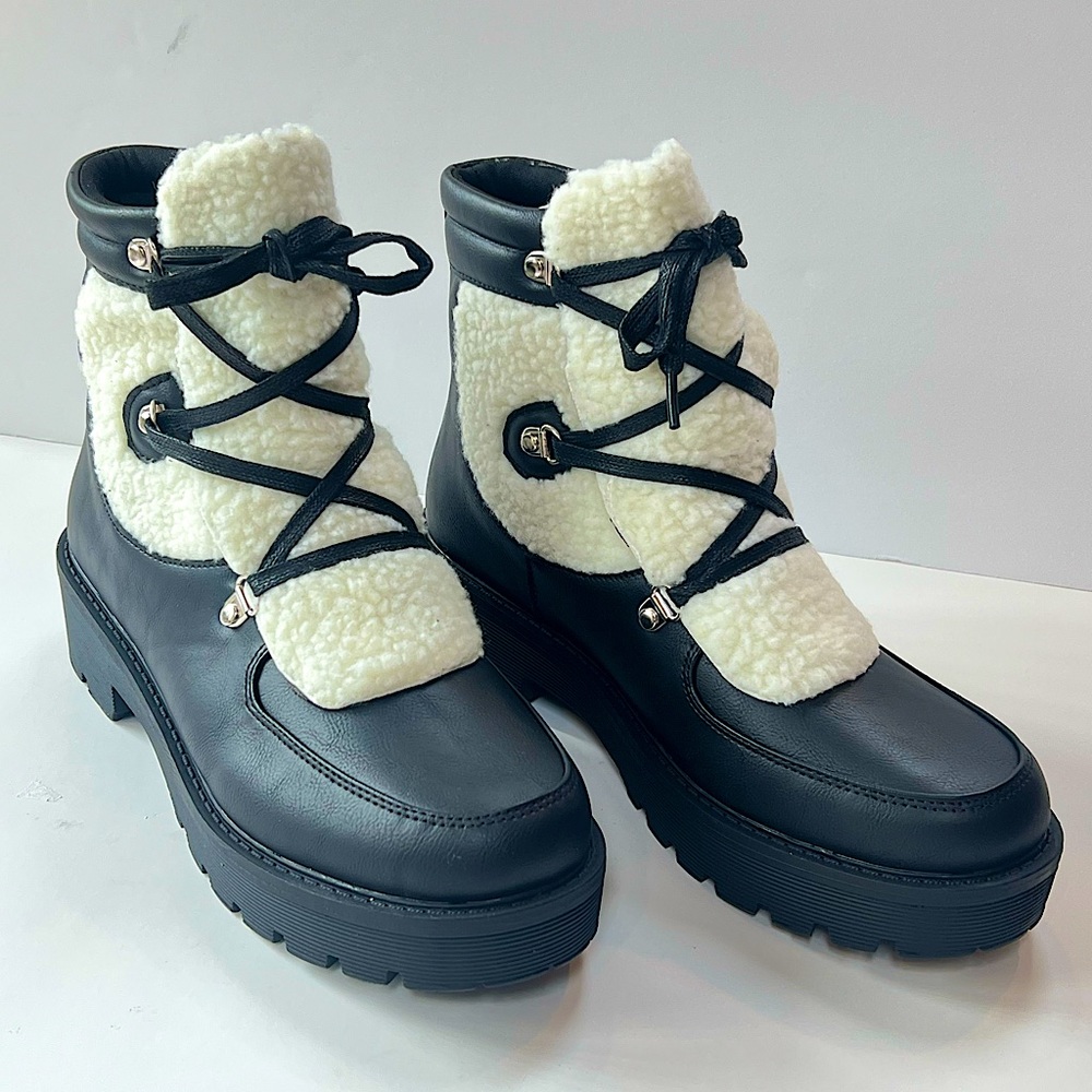 🔥🆕🔥Waterproof Combat ankle boots - size 8